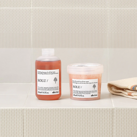 Davines SOLU giliai valantis plaukų šampūnas, 250ml
