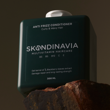 Skondinavia ANTI-FRIZZ glotninantis kondicionierius nepaklusniems plaukams, 300ml